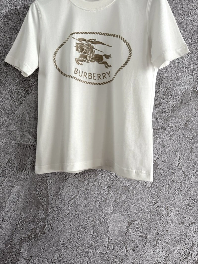 Cozy Unclassified Brand T-Shirts 153371
