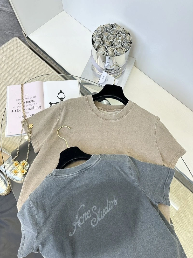 Vibrant Unclassified Brand T-Shirts 153385