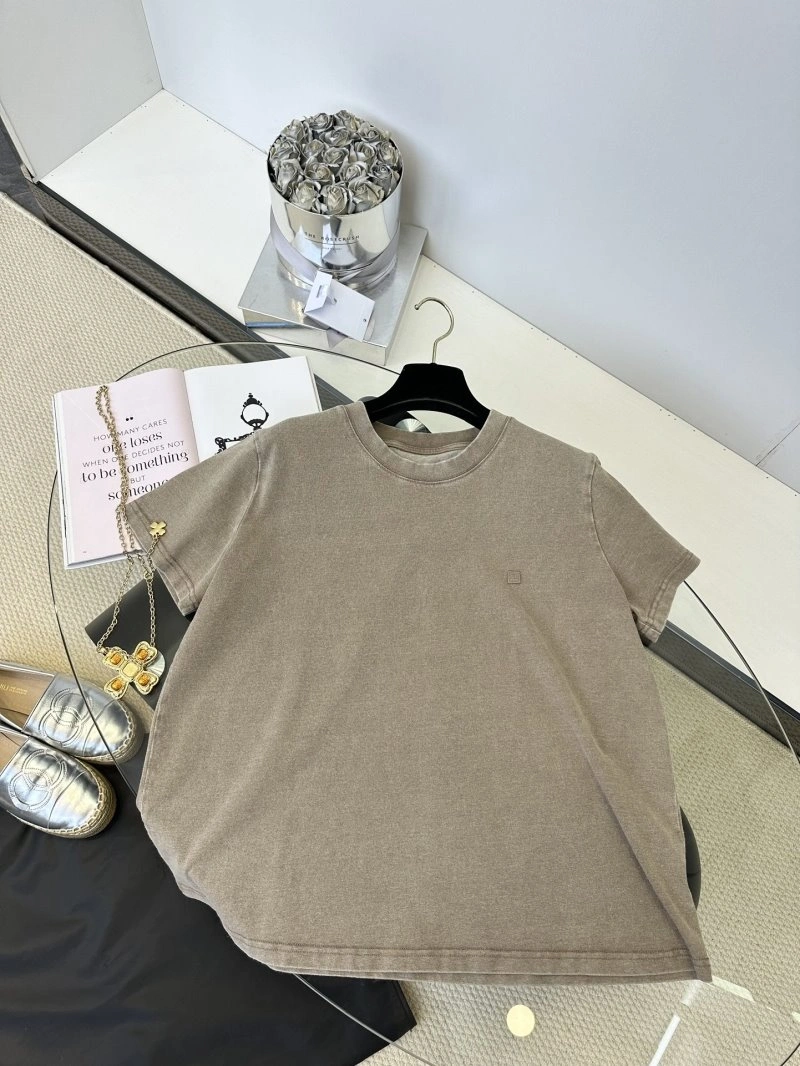 Vibrant Unclassified Brand T-Shirts 153385