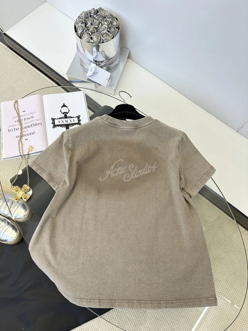 Vibrant Unclassified Brand T-Shirts 153385