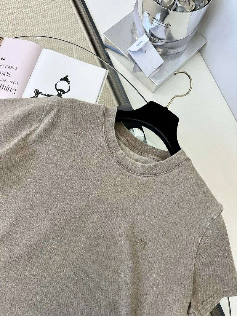 Vibrant Unclassified Brand T-Shirts 153385