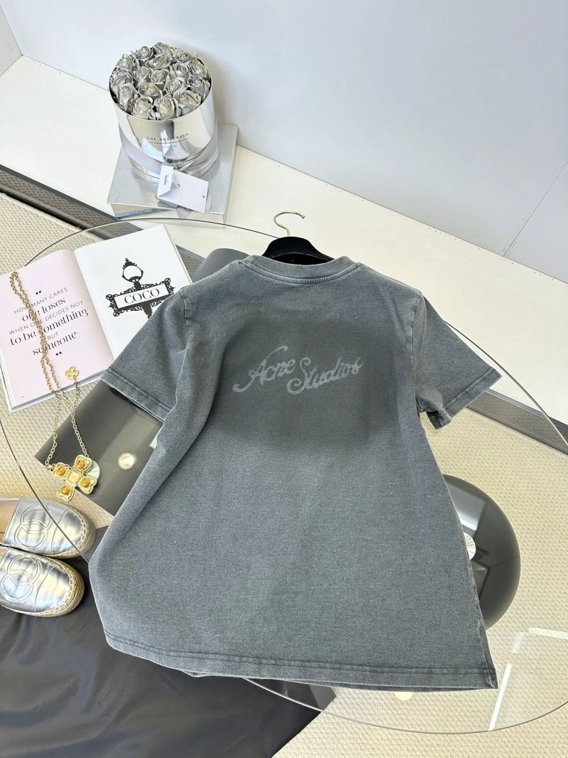 Vibrant Unclassified Brand T-Shirts 153385