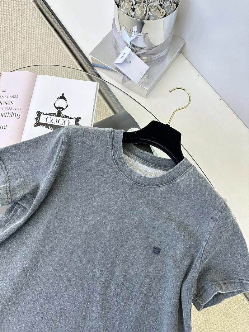 Vibrant Unclassified Brand T-Shirts 153385