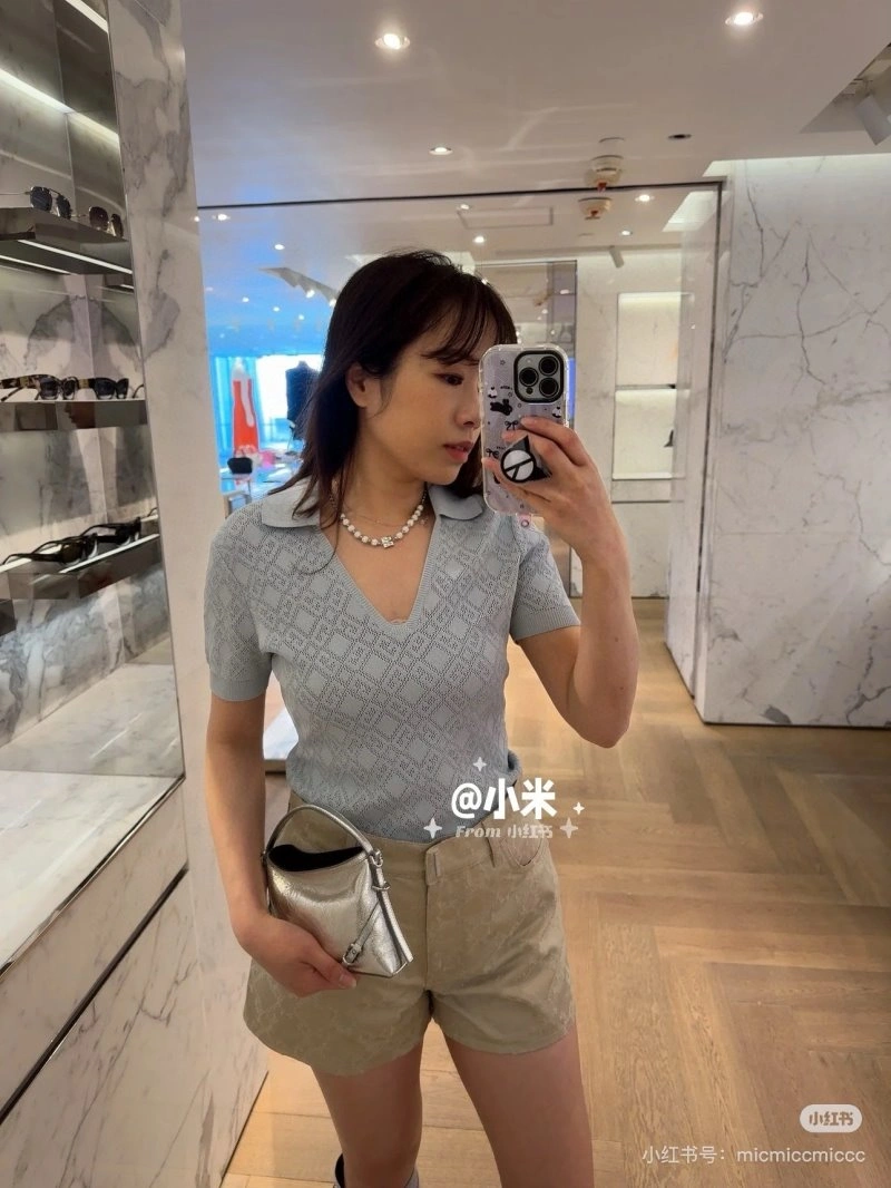 Attractive Unclassified Brand T-Shirts 153348