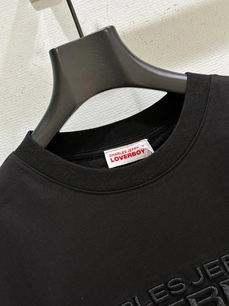TravelReady Unclassified Brand T-Shirts 153342