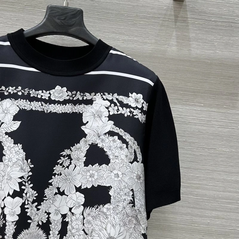 Upgraded Unclassified Brand T-Shirts 153277