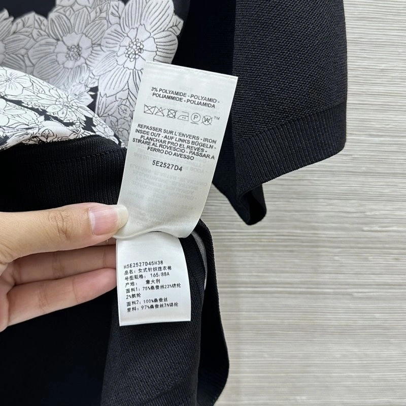 Upgraded Unclassified Brand T-Shirts 153277