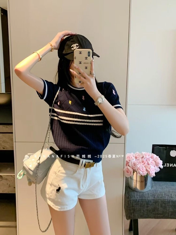 Compact Unclassified Brand T-Shirts 152524
