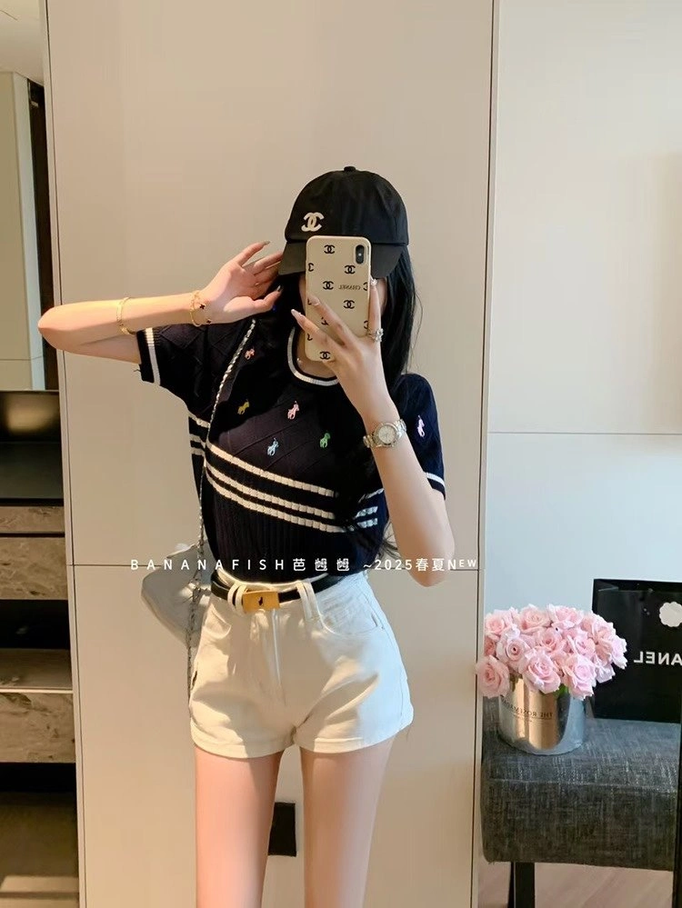 Compact Unclassified Brand T-Shirts 152524