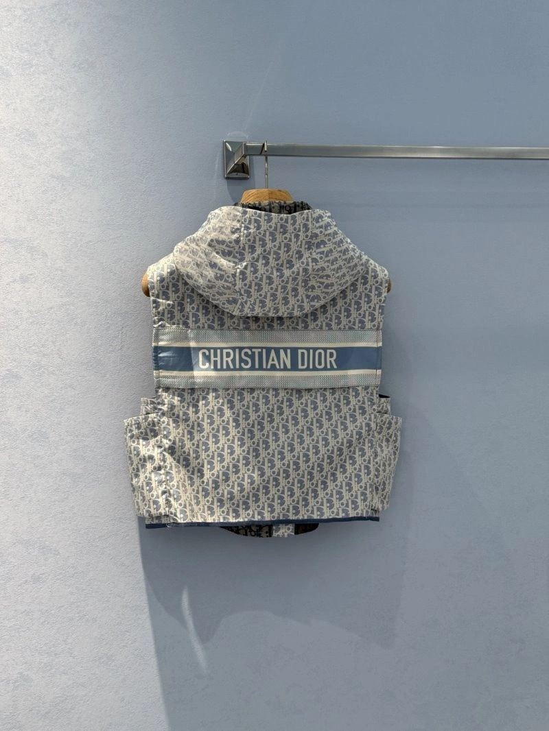 Modern Unclassified Brand Vest 150254
