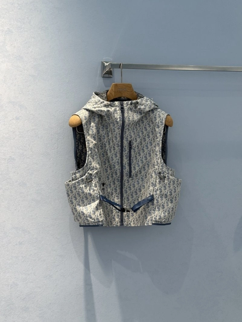 Modern Unclassified Brand Vest 150254