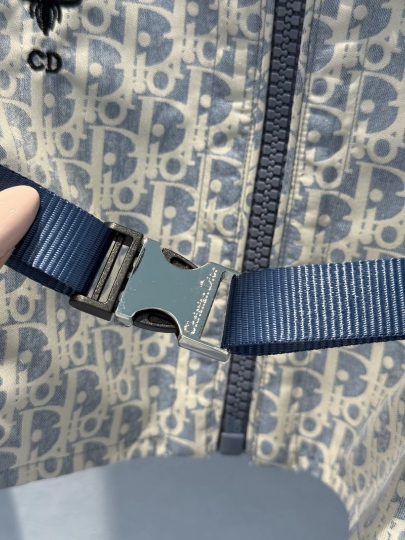 Modern Unclassified Brand Vest 150254