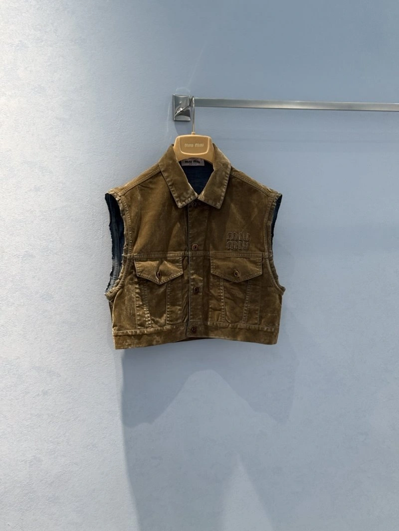 Vibrant Unclassified Brand Vest 150255