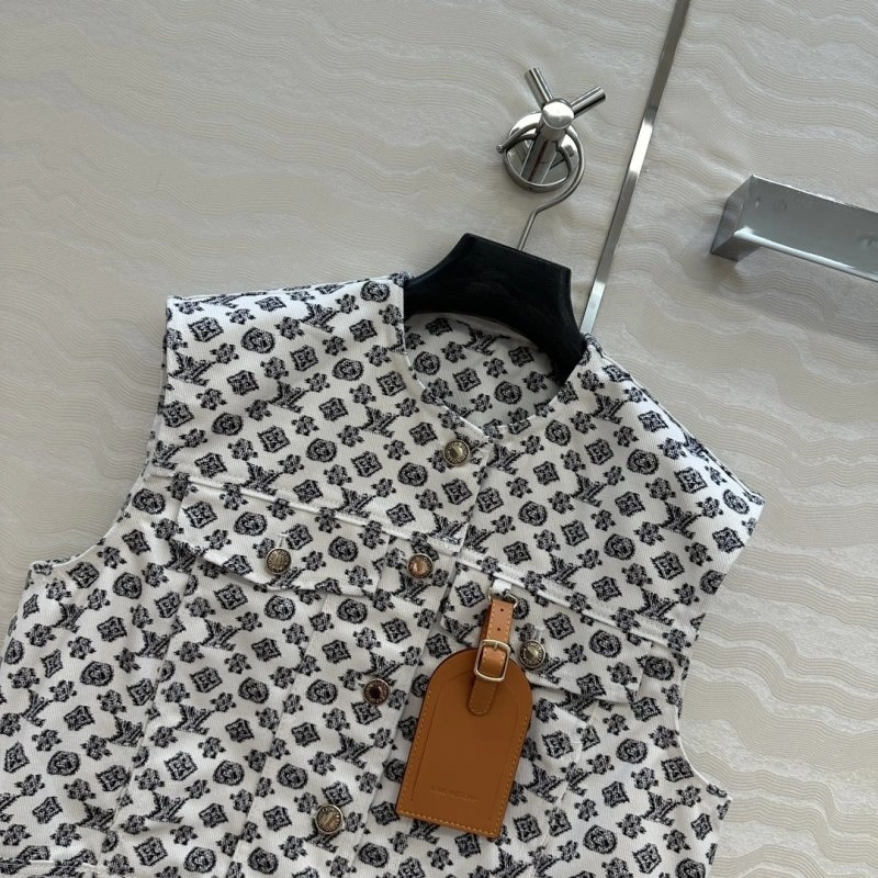Modern Unclassified Brand Vest 155189
