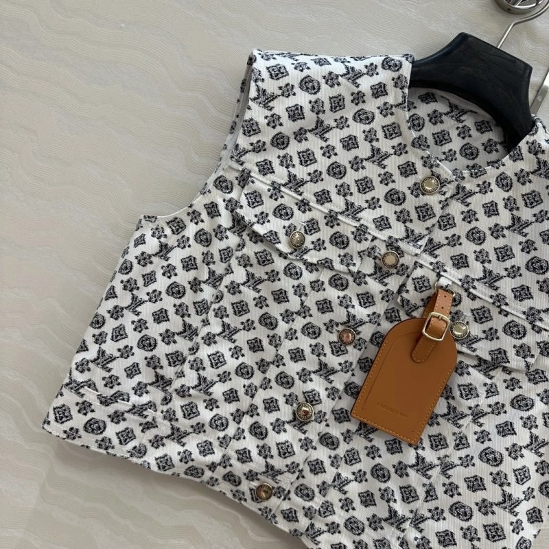 Modern Unclassified Brand Vest 155189