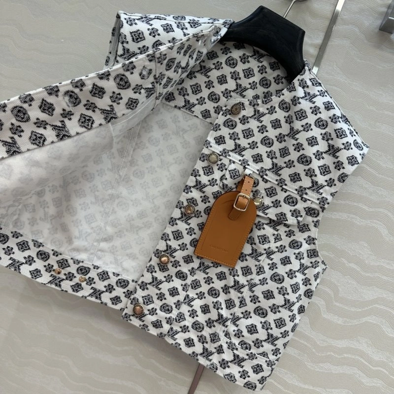 Modern Unclassified Brand Vest 155189