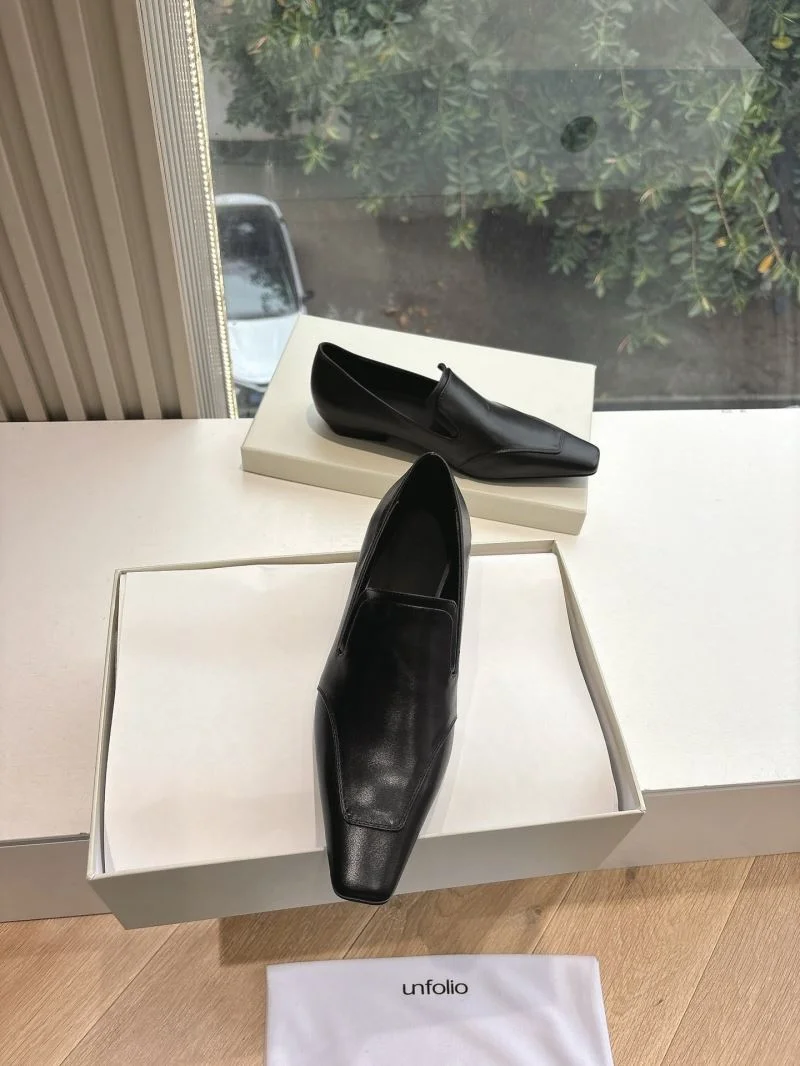 FlexibleFit Unfolio Shoes 8761