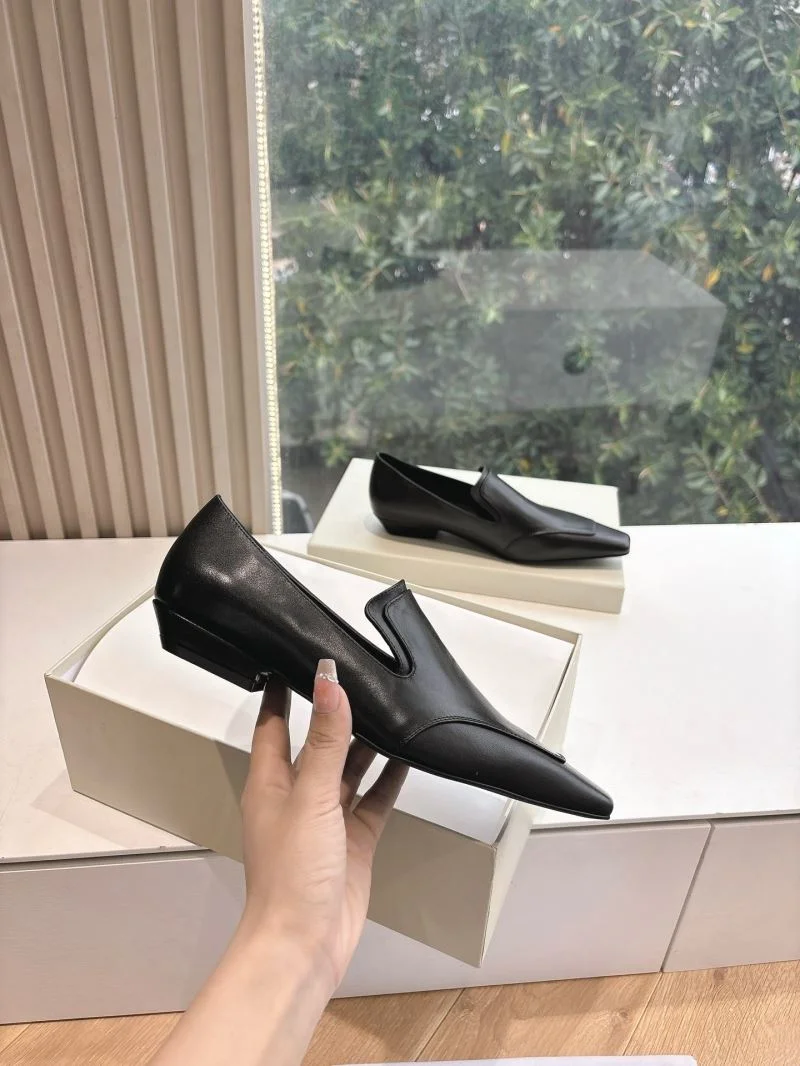 FlexibleFit Unfolio Shoes 8761