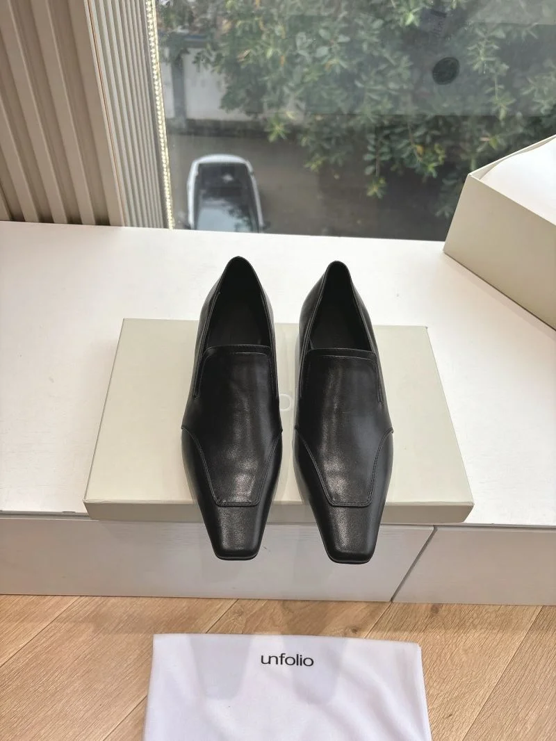 FlexibleFit Unfolio Shoes 8761