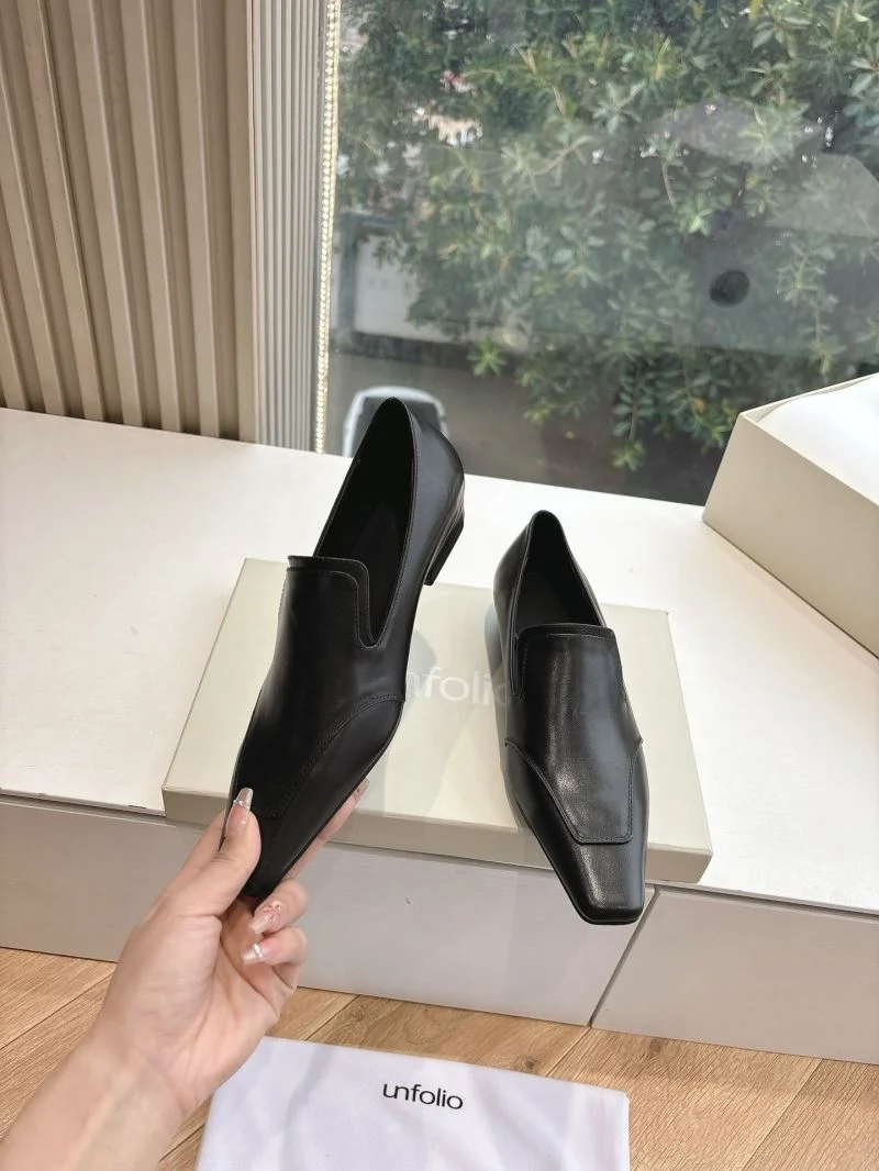 FlexibleFit Unfolio Shoes 8761