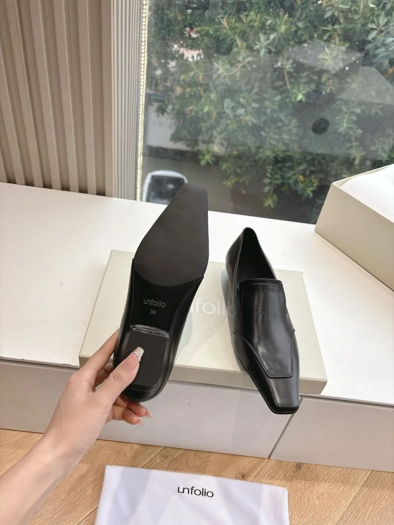 FlexibleFit Unfolio Shoes 8761
