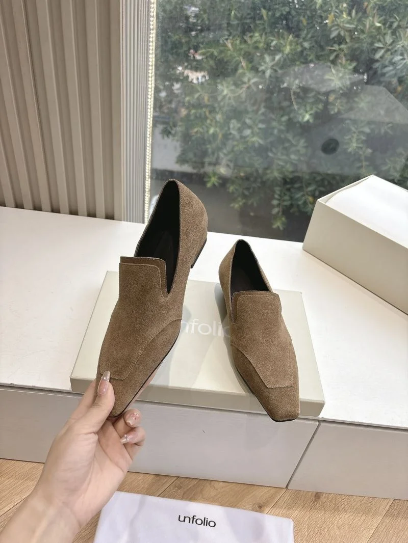 Trendsetting Unfolio Shoes 8692