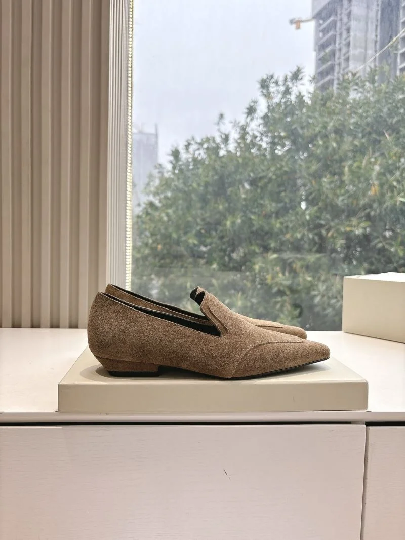 Trendsetting Unfolio Shoes 8692