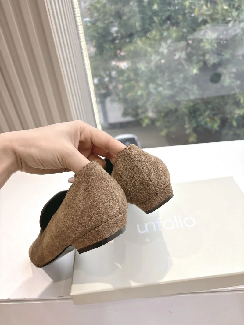 Trendsetting Unfolio Shoes 8692