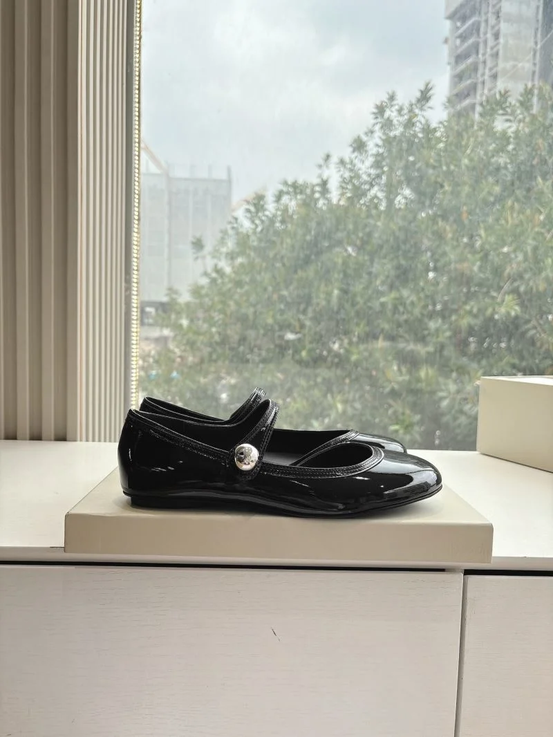 Trendy Unfolio Shoes 8720