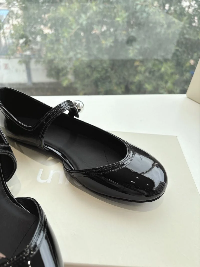 Trendy Unfolio Shoes 8720