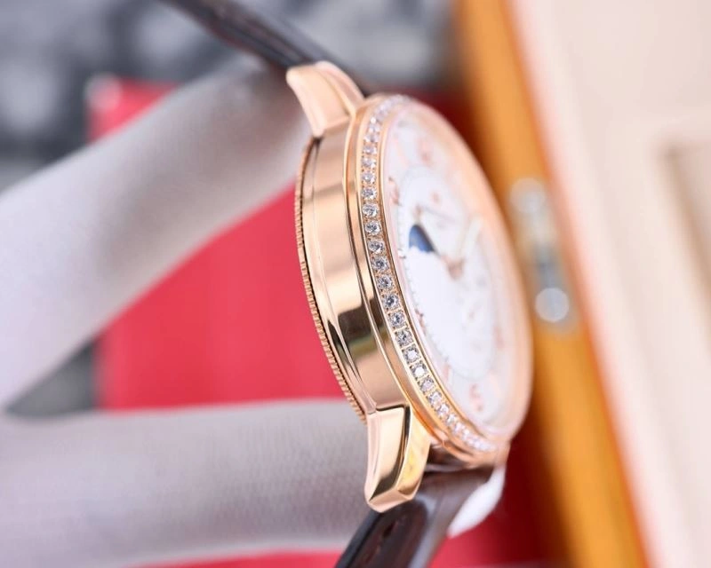 Snug VACHERON CONSTANTIN Watches 205781