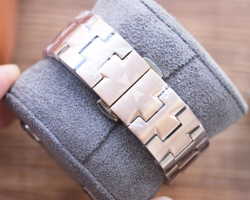 Flexible VACHERON CONSTANTIN Watches 205557