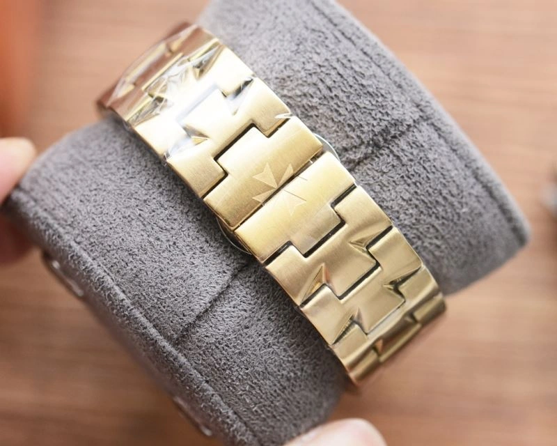 FashionForward VACHERON CONSTANTIN Watches 205521