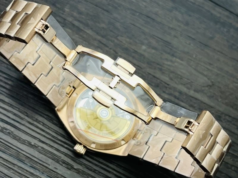 Attractive VACHERON CONSTANTIN Watches 205428