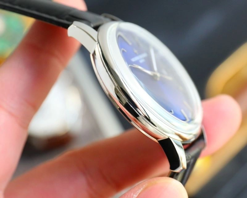 Refined VACHERON CONSTANTIN Watches 205231