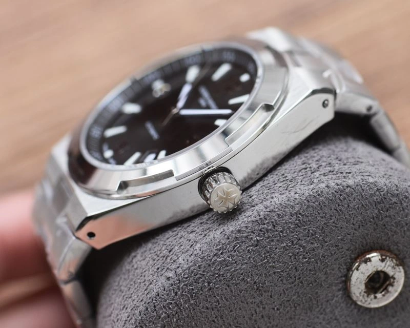Sleek VACHERON CONSTANTIN Watches 205225
