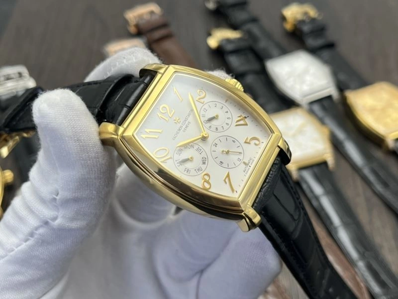 Sporty VACHERON CONSTANTIN Watches 204453