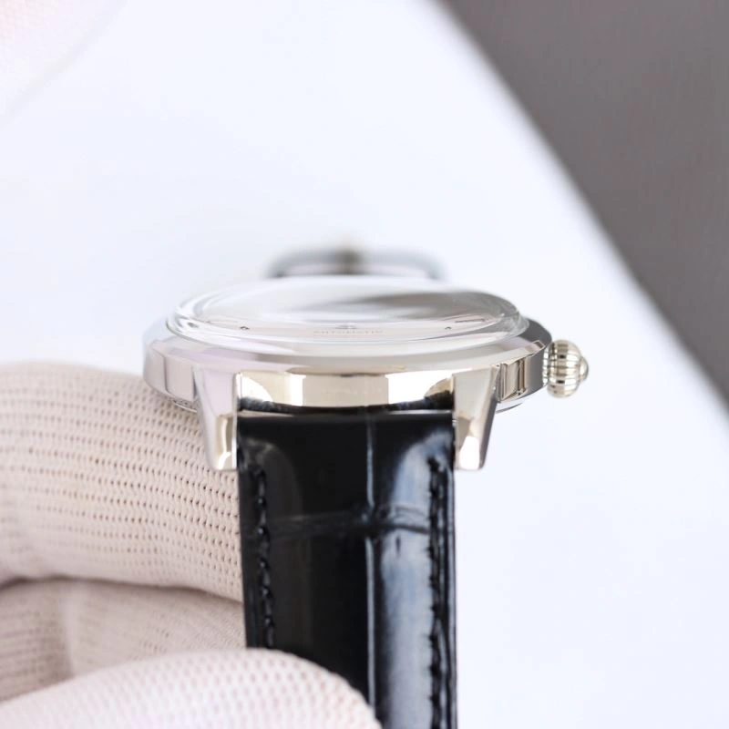 Minimalist VACHERON CONSTANTIN Watches 204278