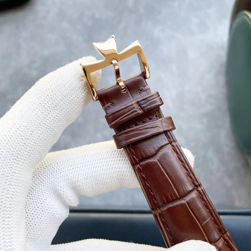 Minimalist VACHERON CONSTANTIN Watches 205230
