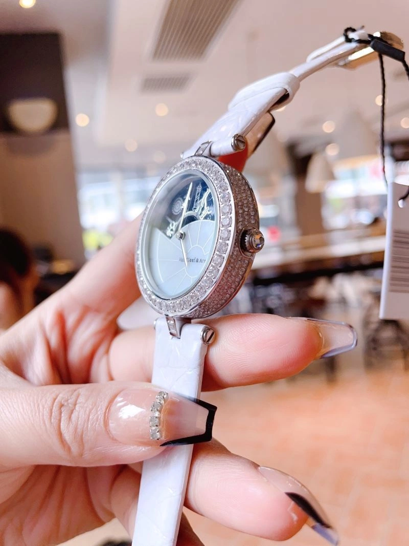 Attractive VAN CLEEF ARPELS Watches 206880