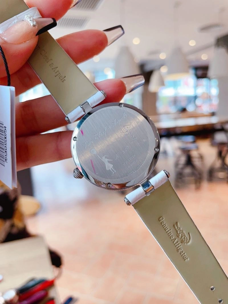 Attractive VAN CLEEF ARPELS Watches 206880