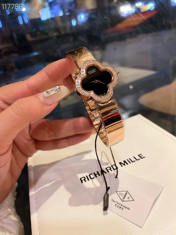 Comfortable VAN CLEEF ARPELS Watches 206882