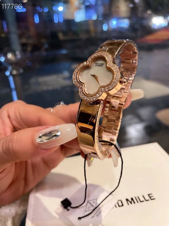 Comfortable VAN CLEEF ARPELS Watches 206882