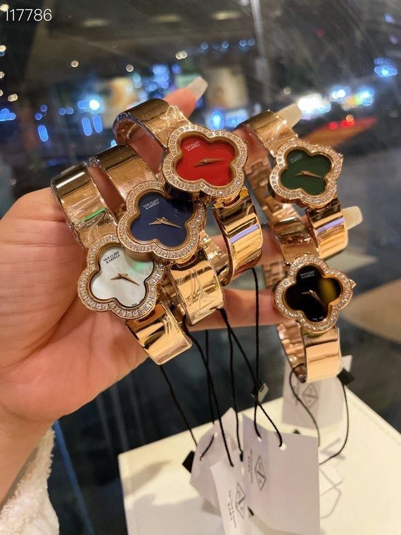 Comfortable VAN CLEEF ARPELS Watches 206882