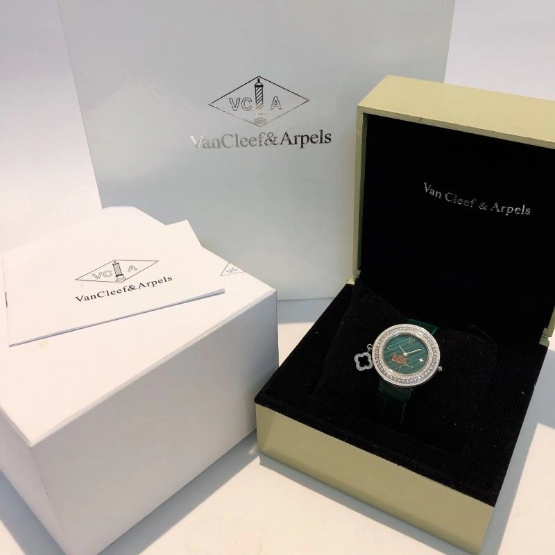 VAN CLEEF ARPELS Watches Chic 206867