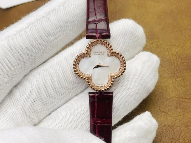VAN CLEEF ARPELS Watches RelaxedFit 206858