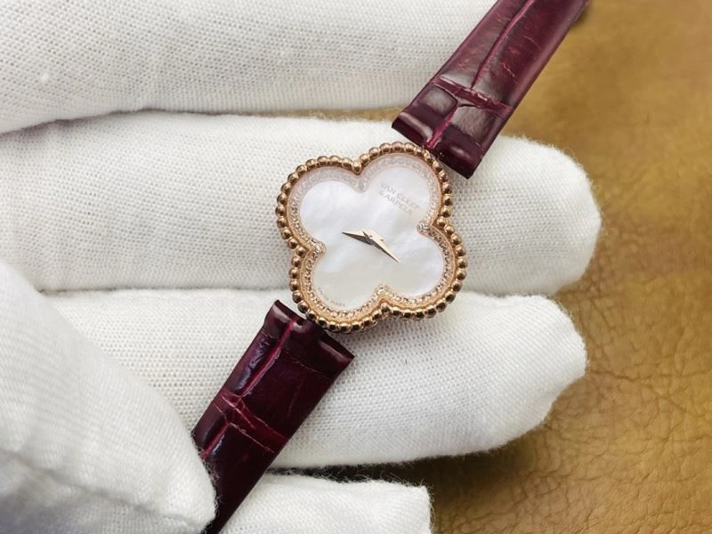 VAN CLEEF ARPELS Watches RelaxedFit 206858