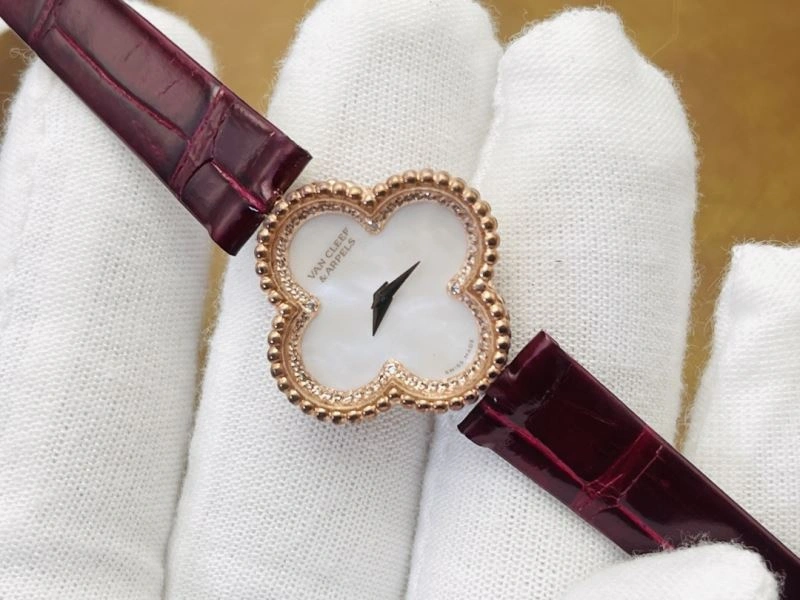 VAN CLEEF ARPELS Watches RelaxedFit 206858