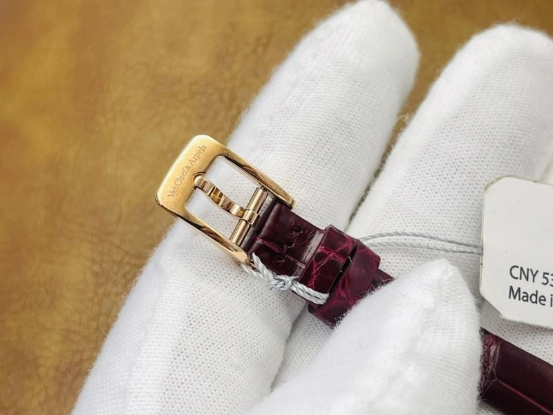 VAN CLEEF ARPELS Watches RelaxedFit 206858