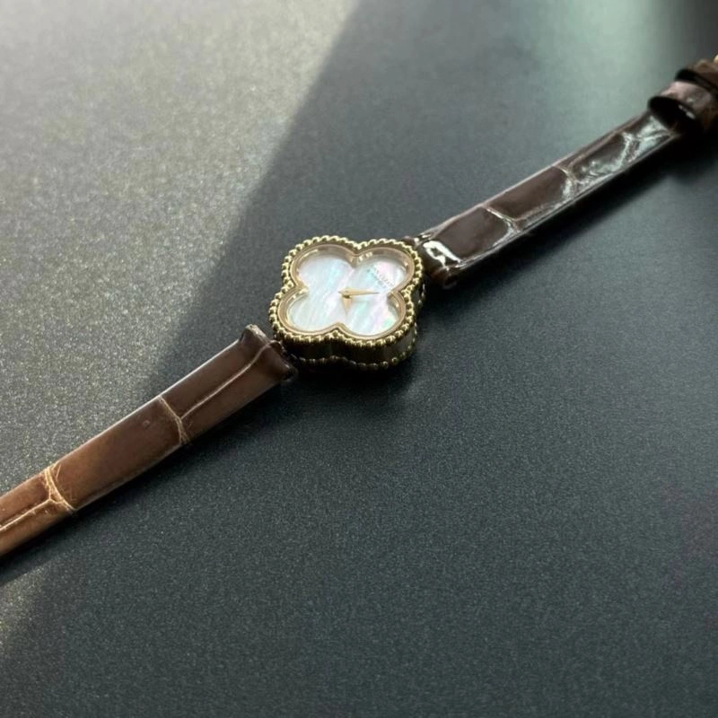 VAN CLEEF ARPELS Watches Comfortable 206862